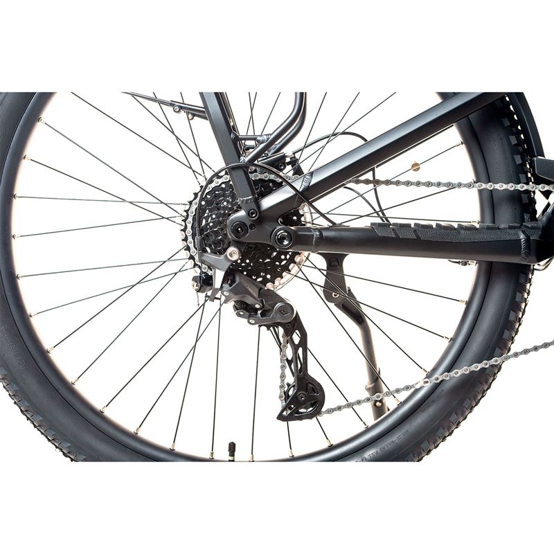 Momas Summit+ Trekking